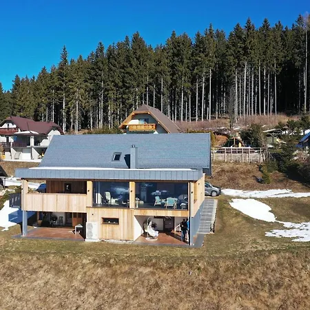 1111 With Sauna & Hot Tub *