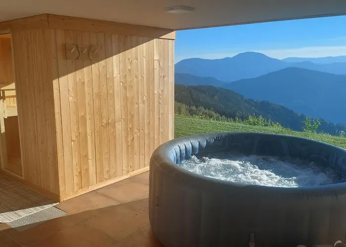 1111 With Sauna & Hot Tub *